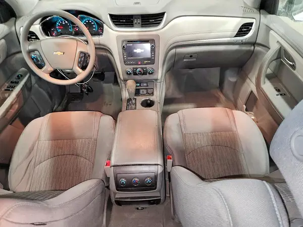 1GNKVFKD5HJ100587 2017 CHEVROLET TRAVERSE - Image 8