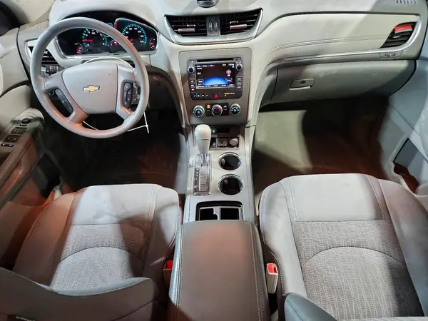 1GNKVFKD5HJ219496 2017 CHEVROLET TRAVERSE - Image 8