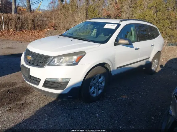 1GNKVFKD6HJ107662 2017 CHEVROLET TRAVERSE - Image 2