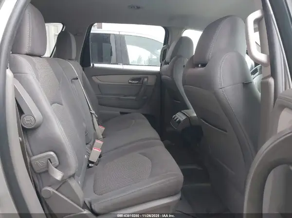 1GNKVFKD6HJ294045 2017 CHEVROLET TRAVERSE - Image 8