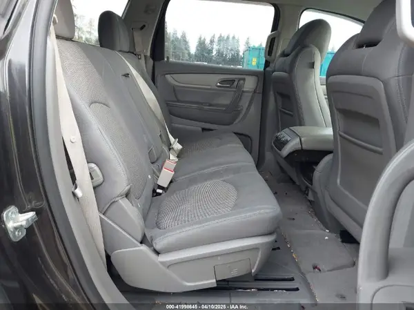 1GNKVFKD7HJ200058 2017 CHEVROLET TRAVERSE - Image 8