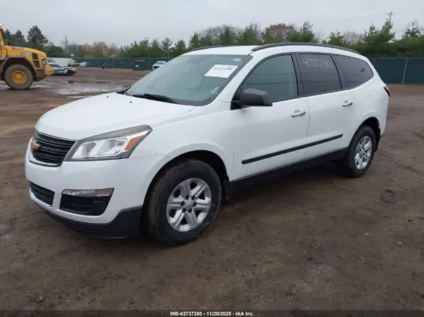 1GNKVFKD7HJ347500 2017 CHEVROLET TRAVERSE - Image 2