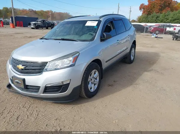1GNKVFKD9GJ189465 2016 CHEVROLET TRAVERSE - Image 2