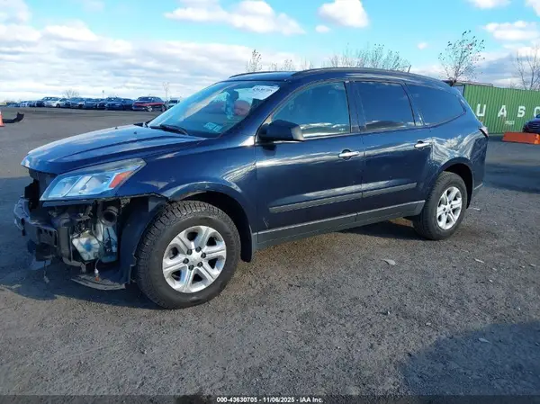 1GNKVFKD9HJ256258 2017 CHEVROLET TRAVERSE - Image 2
