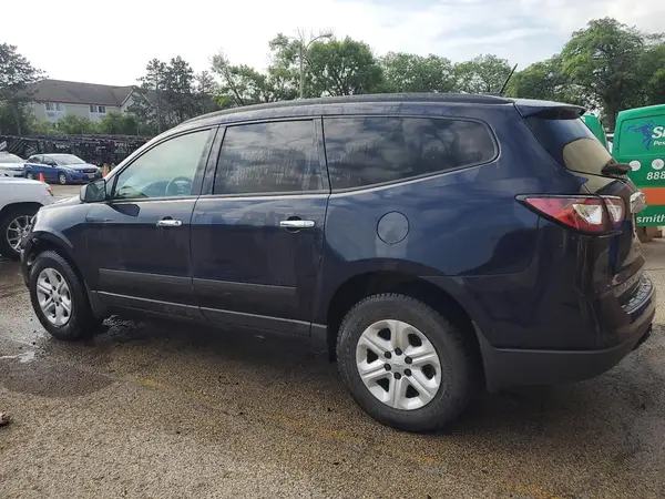 1GNKVFKDXHJ212804 2017 CHEVROLET TRAVERSE - Image 2