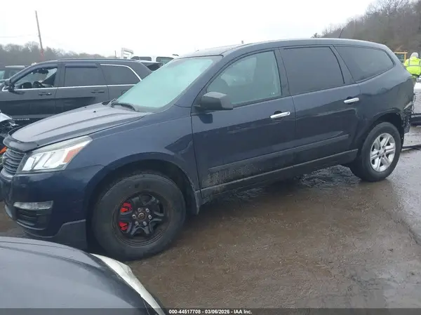 1GNKVFKDXHJ245799 2017 CHEVROLET TRAVERSE - Image 2