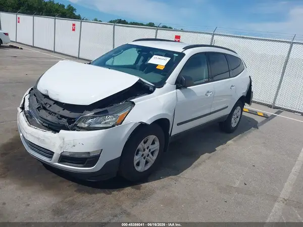 1GNKVFKDXHJ256432 2017 CHEVROLET TRAVERSE - Image 2
