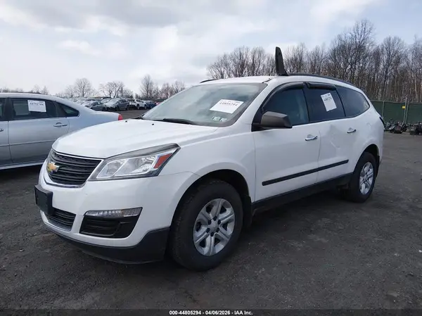 1GNKVFKDXHJ275322 2017 CHEVROLET TRAVERSE - Image 2