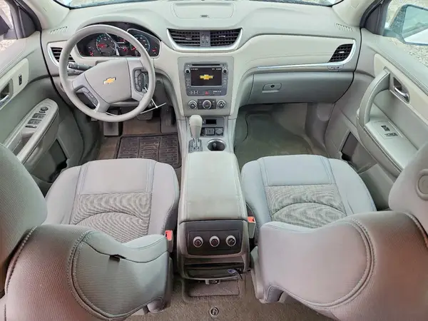 1GNKVFKDXHJ301417 2017 CHEVROLET TRAVERSE - Image 8
