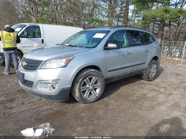 1GNKVFKDXHJ323529 2017 CHEVROLET TRAVERSE - Image 2