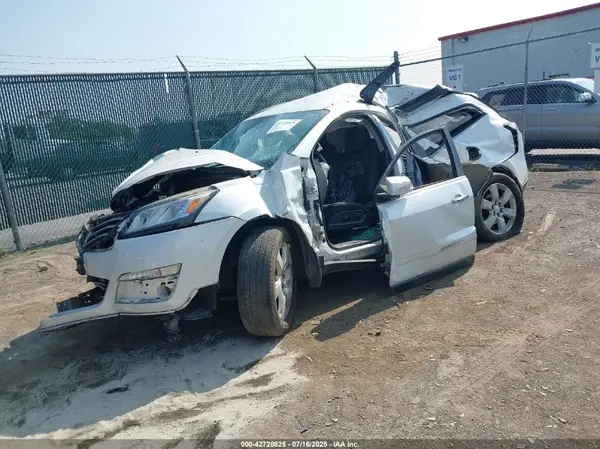 1GNKVGKD0HJ118095 2017 CHEVROLET TRAVERSE - Image 2