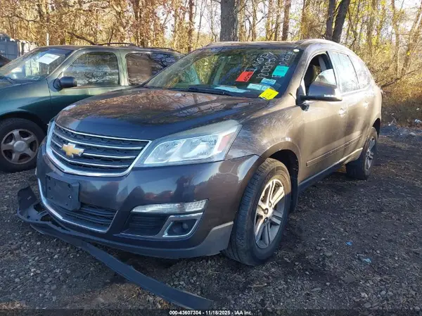 1GNKVGKD0HJ120395 2017 CHEVROLET TRAVERSE - Image 2