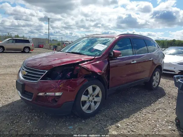 1GNKVGKD0HJ154966 2017 CHEVROLET TRAVERSE - Image 2