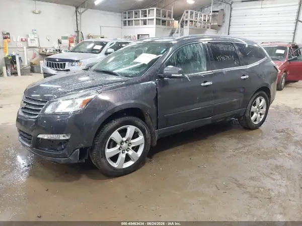 1GNKVGKD0HJ155924 2017 CHEVROLET TRAVERSE - Image 2