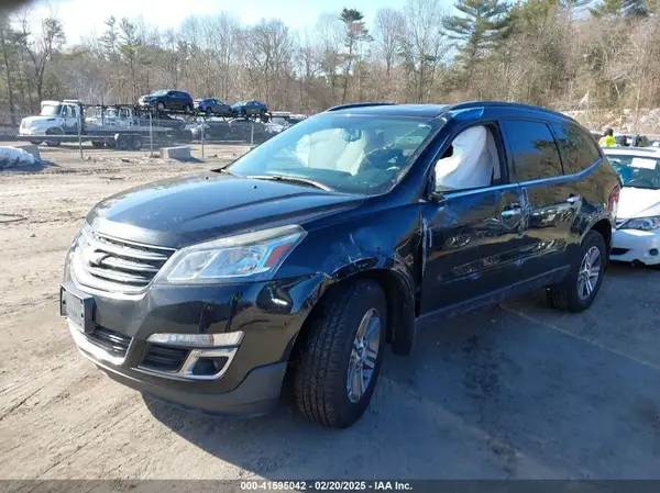1GNKVGKD0HJ159942 2017 CHEVROLET TRAVERSE - Image 2