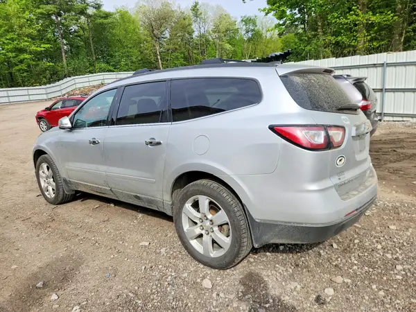 1GNKVGKD0HJ185943 2017 CHEVROLET TRAVERSE - Image 2