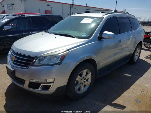 1GNKVGKD0HJ245364 2017 CHEVROLET TRAVERSE - Image 2