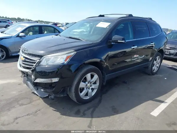 1GNKVGKD0HJ308558 2017 CHEVROLET TRAVERSE - Image 2