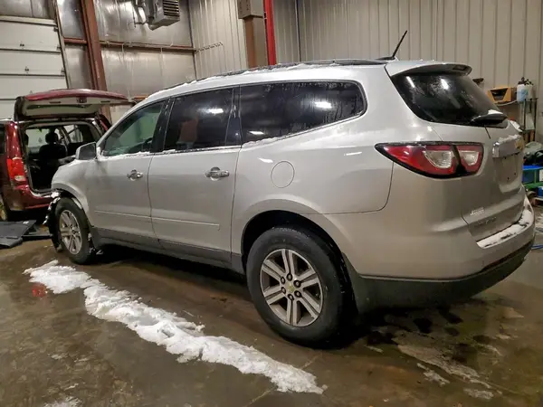 1GNKVGKD0HJ312576 2017 CHEVROLET TRAVERSE - Image 2