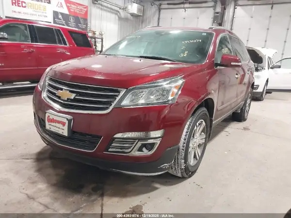 1GNKVGKD1HJ143880 2017 CHEVROLET TRAVERSE - Image 2