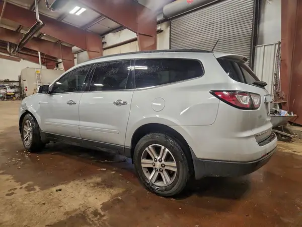 1GNKVGKD1HJ156855 2017 CHEVROLET TRAVERSE - Image 2