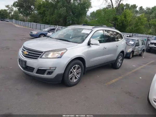 1GNKVGKD1HJ245857 2017 CHEVROLET TRAVERSE - Image 2