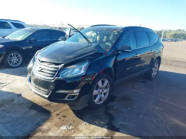 1GNKVGKD1HJ318628 2017 CHEVROLET TRAVERSE - Image 2