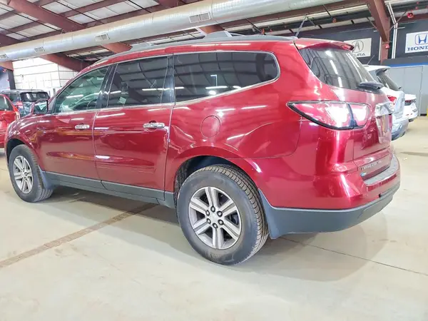 1GNKVGKD1HJ330973 2017 CHEVROLET TRAVERSE - Image 2