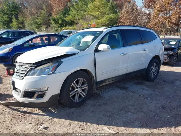 1GNKVGKD2HJ111276 2017 CHEVROLET TRAVERSE - Image 2