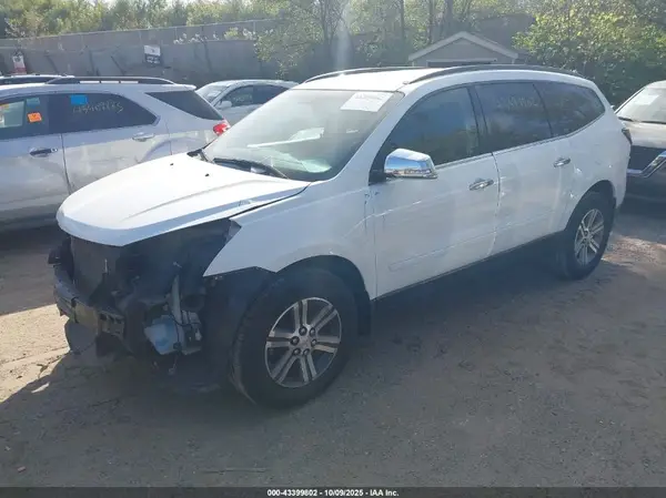 1GNKVGKD2HJ112136 2017 CHEVROLET TRAVERSE - Image 2