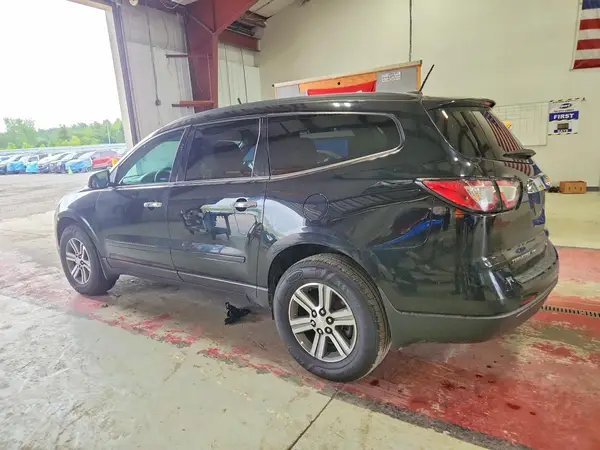 1GNKVGKD2HJ112170 2017 CHEVROLET TRAVERSE - Image 2