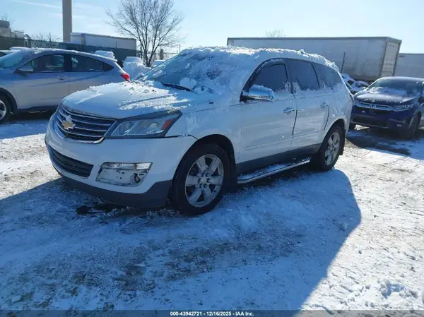 1GNKVGKD2HJ156802 2017 CHEVROLET TRAVERSE - Image 2