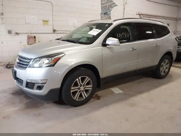 1GNKVGKD2HJ167413 2017 CHEVROLET TRAVERSE - Image 2