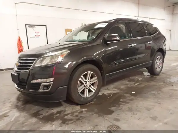 1GNKVGKD2HJ193090 2017 CHEVROLET TRAVERSE - Image 2