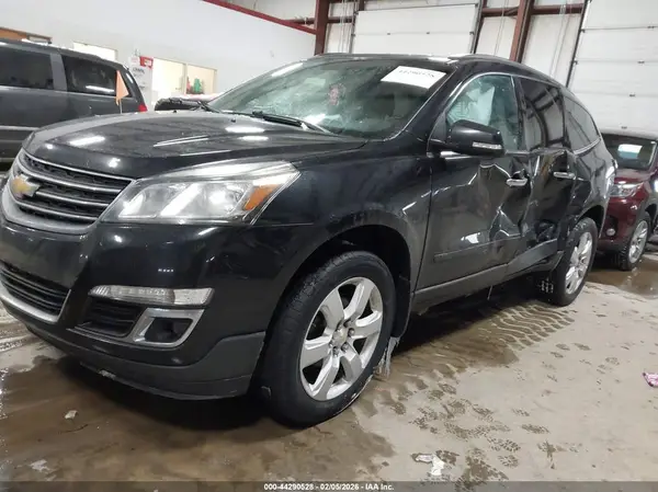 1GNKVGKD2HJ272551 2017 CHEVROLET TRAVERSE - Image 2