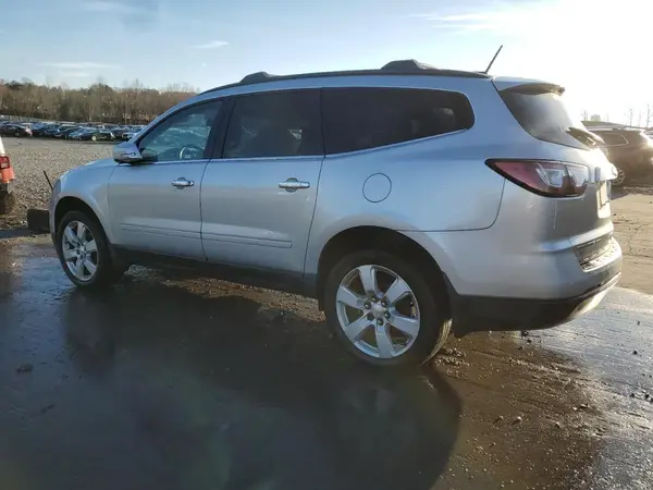 1GNKVGKD2HJ324566 2017 CHEVROLET TRAVERSE - Image 2