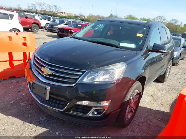 1GNKVGKD2HJ325555 2017 CHEVROLET TRAVERSE - Image 2