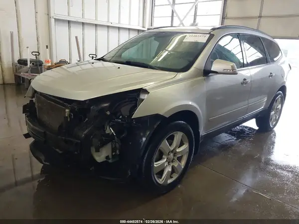 1GNKVGKD2HJ327726 2017 CHEVROLET TRAVERSE - Image 2