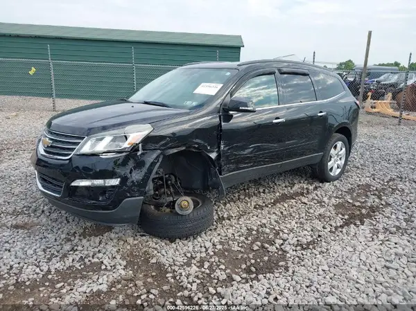 1GNKVGKD2HJ333932 2017 CHEVROLET TRAVERSE - Image 2