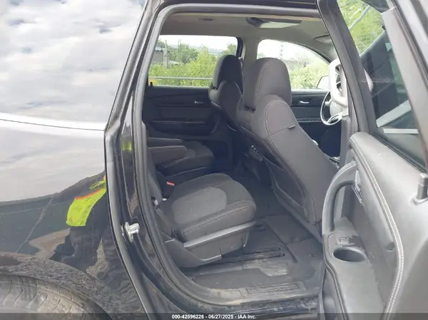 1GNKVGKD2HJ333932 2017 CHEVROLET TRAVERSE - Image 8