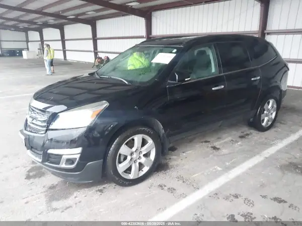 1GNKVGKD3HJ104918 2017 CHEVROLET TRAVERSE - Image 2