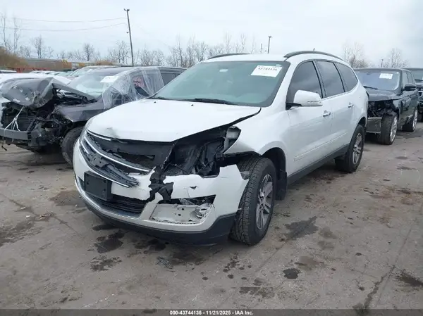 1GNKVGKD3HJ131634 2017 CHEVROLET TRAVERSE - Image 2