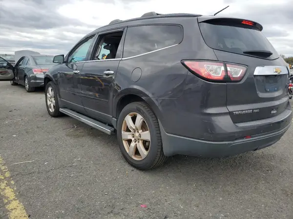1GNKVGKD3HJ135635 2017 CHEVROLET TRAVERSE - Image 2