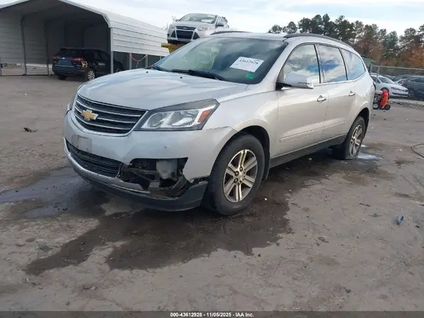 1GNKVGKD3HJ141077 2017 CHEVROLET TRAVERSE - Image 2