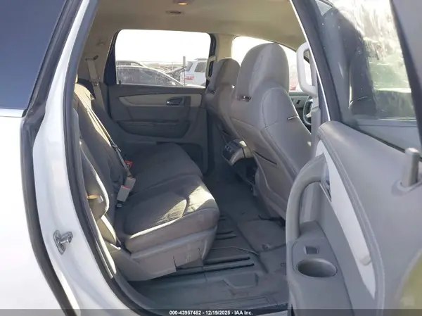 1GNKVGKD3HJ199366 2017 CHEVROLET TRAVERSE - Image 8