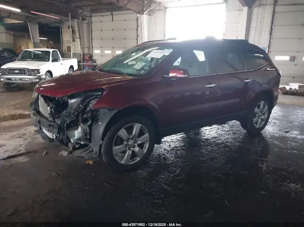 1GNKVGKD3HJ240482 2017 CHEVROLET TRAVERSE - Image 2