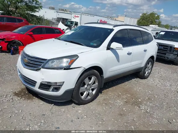 1GNKVGKD3HJ261039 2017 CHEVROLET TRAVERSE - Image 2