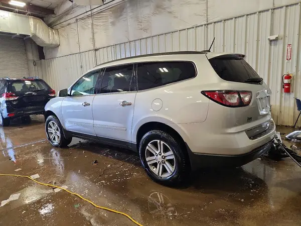 1GNKVGKD3HJ261526 2017 CHEVROLET TRAVERSE - Image 2