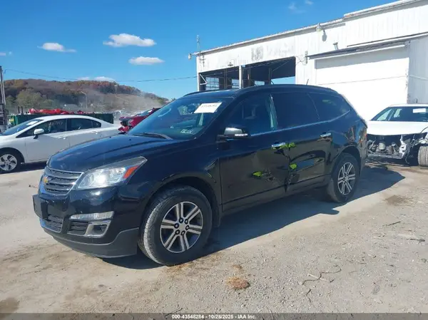 1GNKVGKD3HJ272798 2017 CHEVROLET TRAVERSE - Image 2