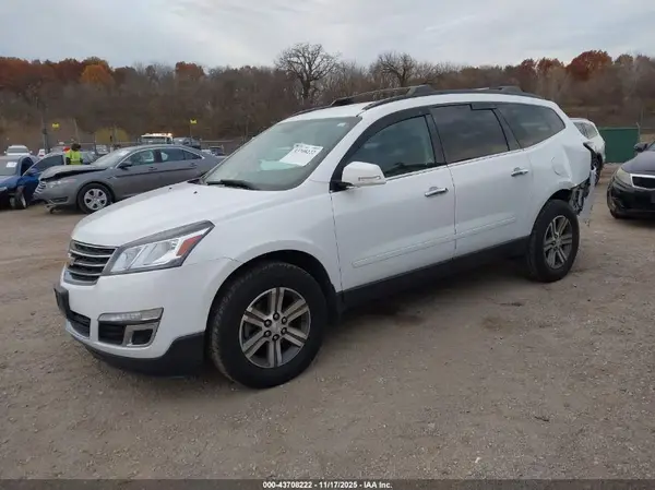 1GNKVGKD3HJ353400 2017 CHEVROLET TRAVERSE - Image 2